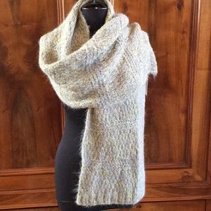 Emilime Quin Handknitted 87 % Alpaca Shawl